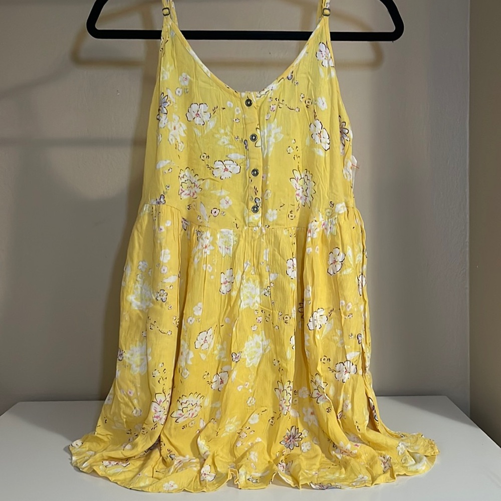 Billabong Lovely Roads Dress in color yellow, size Small. NWT